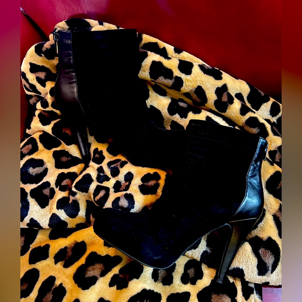 Gianni Bini in box black boot. Make me an offer!!!